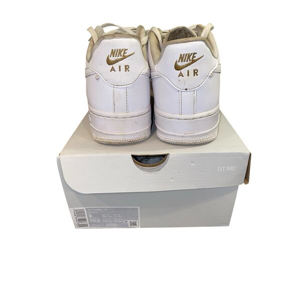 Nike Air Force 1 07 ESS ‘Metallic Gold’ Women Size 10.5 - Picture 3 of 9